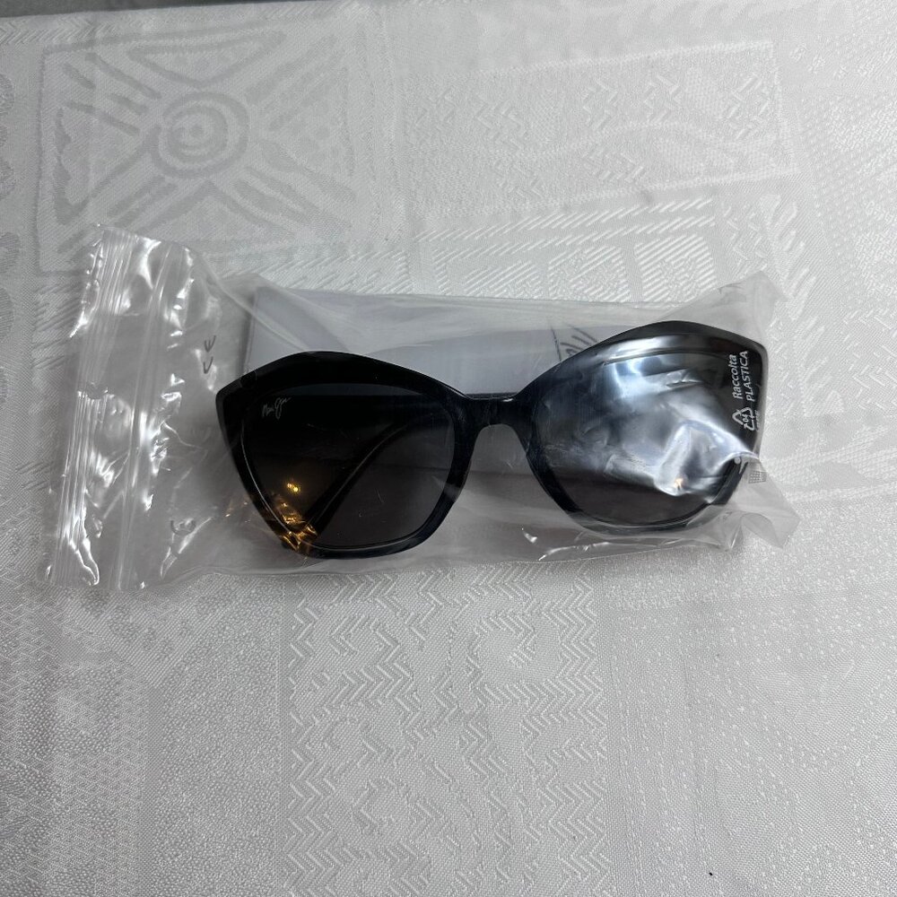 Maui Jim Lotus Black Sunglasses - Picture 12 of 13